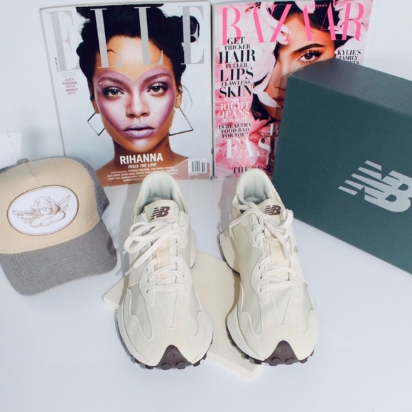 NEW BALANCE 327 Angora Sneaker - Picture 2 of 5